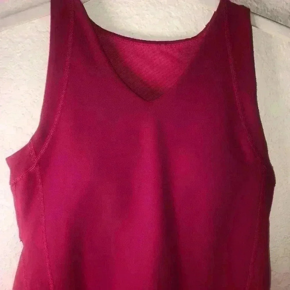 Lululemon hot pink tank with shelf bra sz 6 - Picture 3 of 9